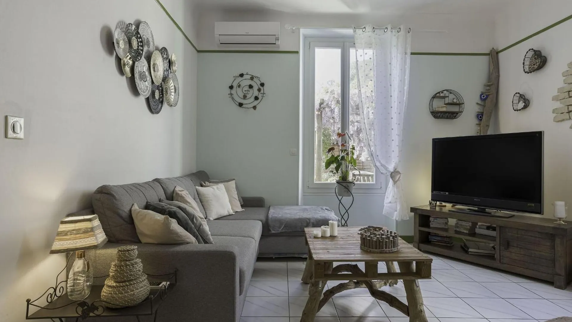 קאן La Maison Fleurie By Halldis דירה