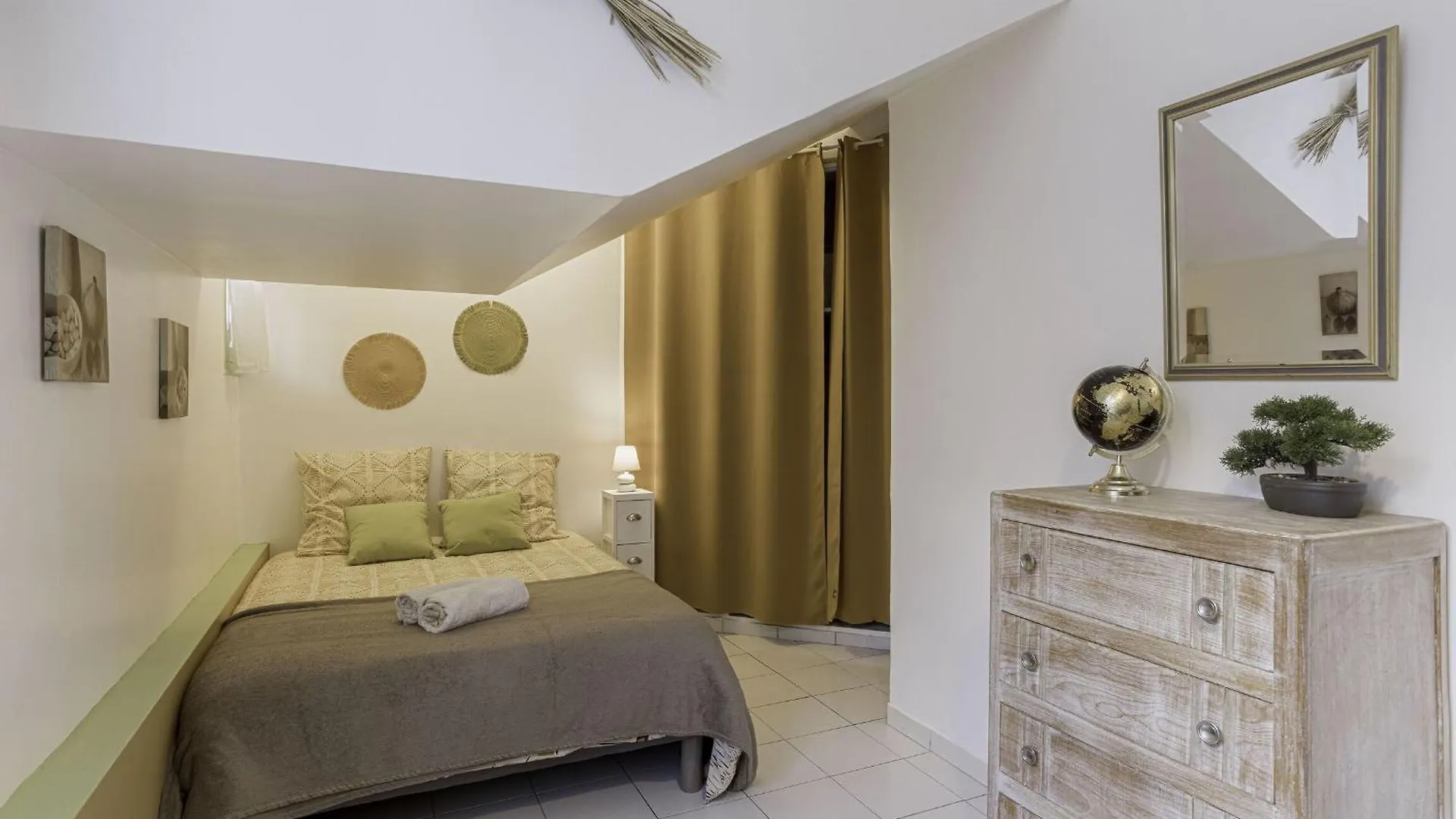 דירה קאן La Maison Fleurie By Halldis