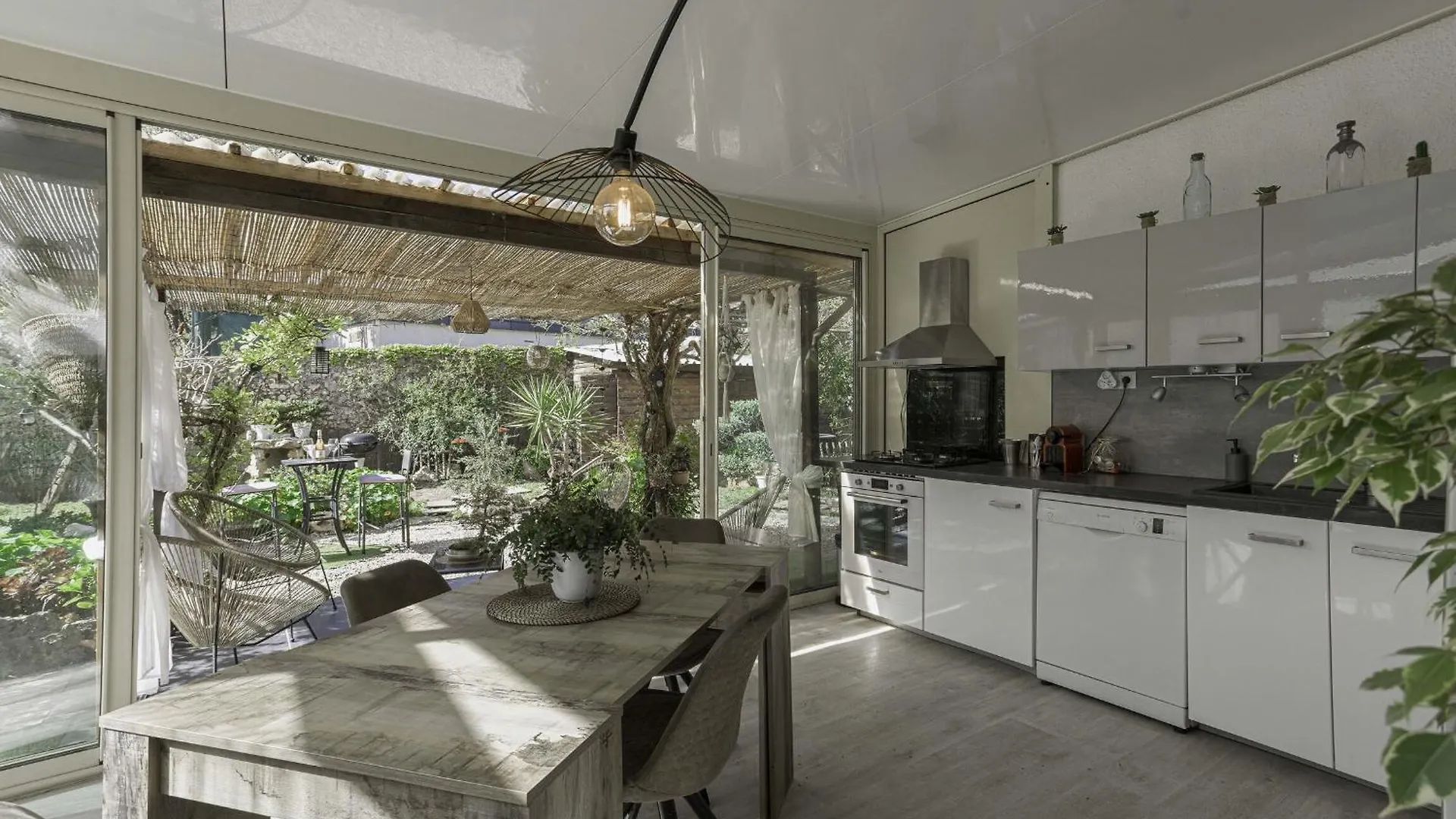 La Maison Fleurie By Halldis Cannes Apartment