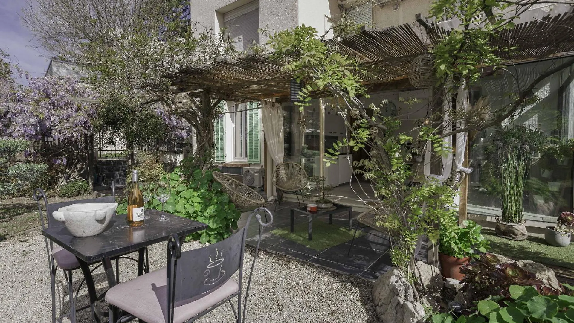 La Maison Fleurie By Halldis Cannes